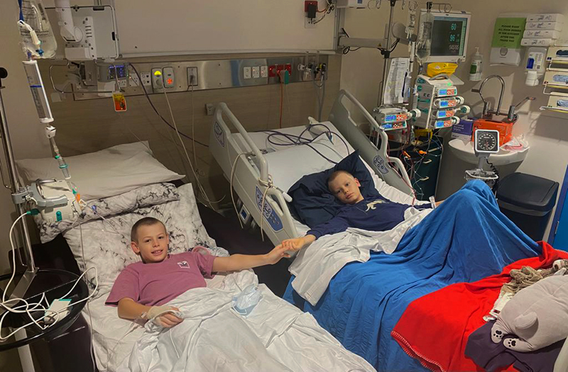 Jamison and his brother Lachie in hospital